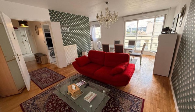 Appartement entier avec Parking inclus à Paris Massy à proximité immédiate du RER B et C et Gare TGV & Bus Orly aéroport et T12