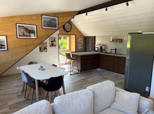 Appartement lumineux - Parking privé - Arrivée autonome - Proche Suisse