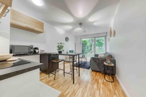 Appartement moderne, Metro 7, Parking et Jardin