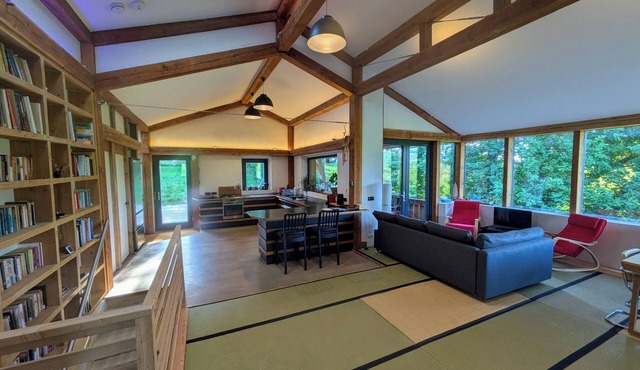 Architectural Eco-Villa near Cluny - 8 guests - Yoga Studio + Separate Appt
