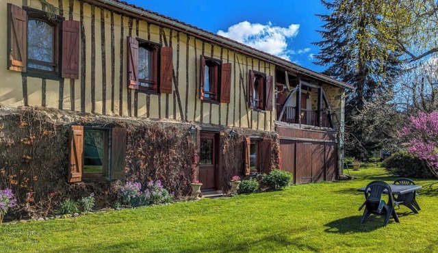 Au Village - Izaut-de-l'Hôtel