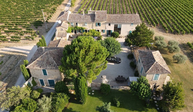 Auberge de Mazan: outstanding country house, private pool & gardens among vines