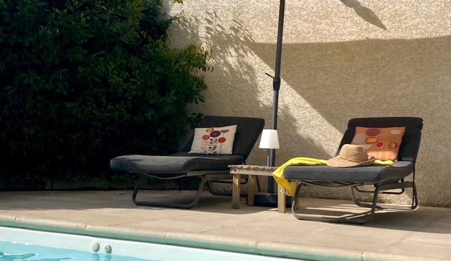 Authentic Mas Provençal near Mont-Ventoux with private pool