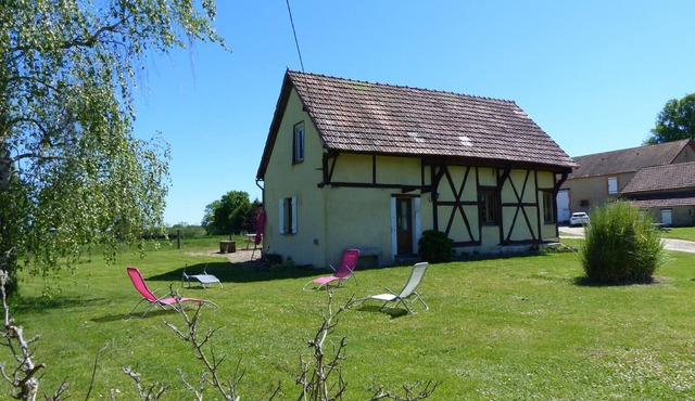Authentic Sologne house with shared pool, garden and 3 bedrooms