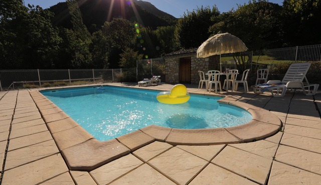 Aux tilleuls de la Baume: quiet renovated farmhouse in the Baronnies Provençales