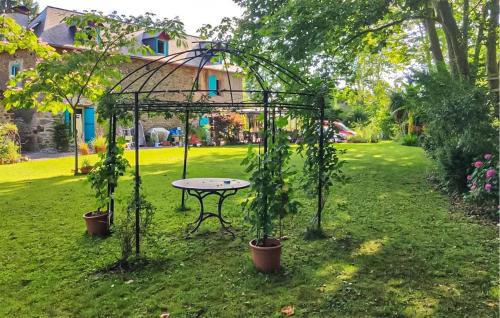 Awesome Home In Charritte-De-Bas With Wifi