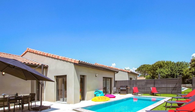 Awesome home in Cléon d'Andran