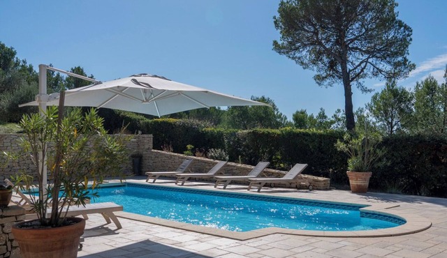 "Bastide des Oliviers - St-Antoine - L'Isle-sur-la-Sorgue - rated 4*.