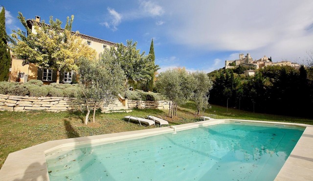 Bastide in Provence, in the sun of Mont Ventoux