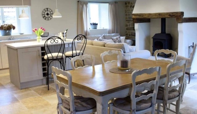 Beautiful converted stone barn in the peaceful Lot countrysiden