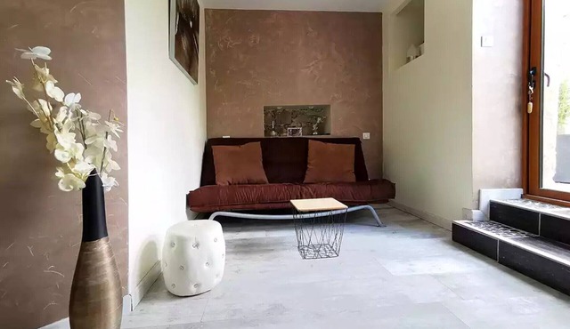 Bed and Breakfast 'Chambres D'hôtes - Les Baumes' with Shared Pool, Wi-Fi and Air Conditioning