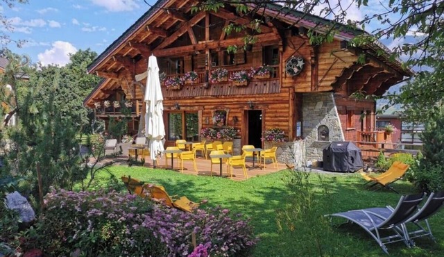 Bed and Breakfast 'Edelweiss' with Mountain View, Shared Terrace and Wi-Fi