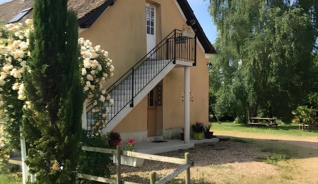 Bed and Breakfast 'La Rivetière - Chambre Les Rouges' with Shared Terrace, Shared Garden and Wi-Fi in Courcemont