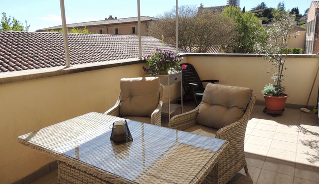 BEDOIN APARTMENT * AIR-CONDITIONED +TERRACE IN VILLAGE AT FOOT OF MONT VENTOUX