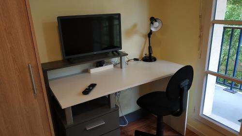 Bonvallet - Studio paisible et chaleureux avec balcon in Amiens