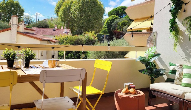 Bright & Comfortable Home, Ideal location [Remote Working, Long Stays]