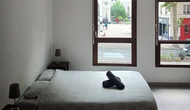 Bright studio apartment 5 minutes from Versailles
