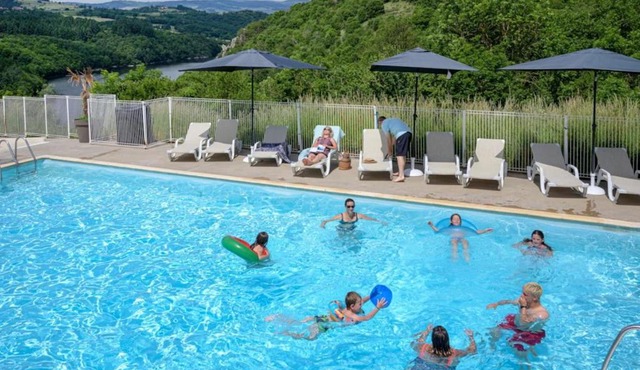 Camping 4 étoiles - Piscine - ccbgeag