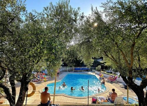 Camping 4 étoiles - Piscine - ccbgfce