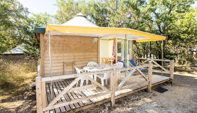 Campsite Les Reflets du Quercy * - Chalet Family - 2 bedrooms 5 people