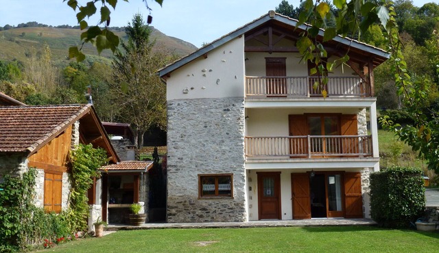 Cap D'arnave, au Carrefour des Vallées