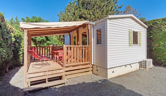 Caravan “Mobil Home Venus No. 22” with Shared Pool