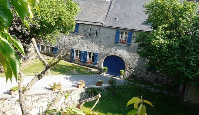 Casa Dartos: A large old village house, very quiet and cosy.