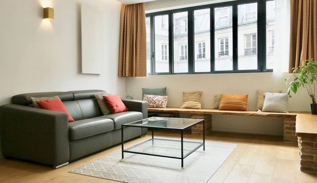 CENTRAL = BEAUTIFUL Area ; MODERN BRIGHT Apartment