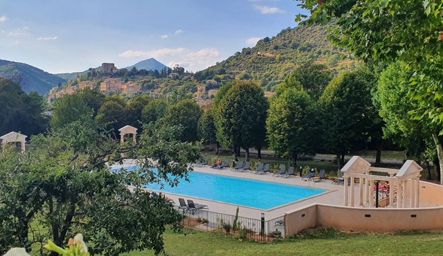 Château des Gipières: Exceptional Apartment with Private Garden, Pool, and Mont Ventoux View