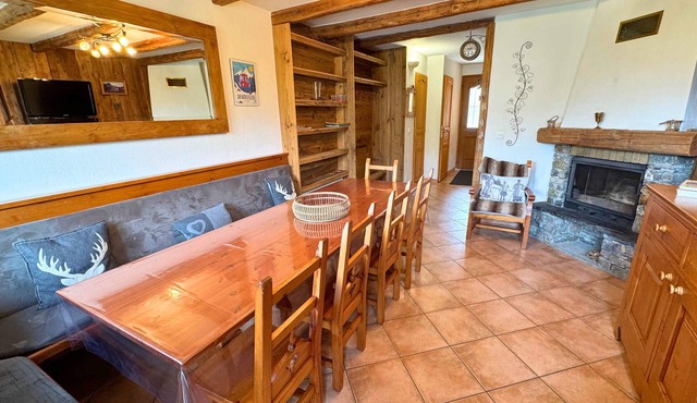 Chalet charmant à St Martin de Belleville, 8 pers, 100m des pistes, balcons, cheminée