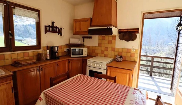 Chalet Alain - Chalet for 6 to 8 pers. with beautiful view, south facing - Garage. Ranked two stars.