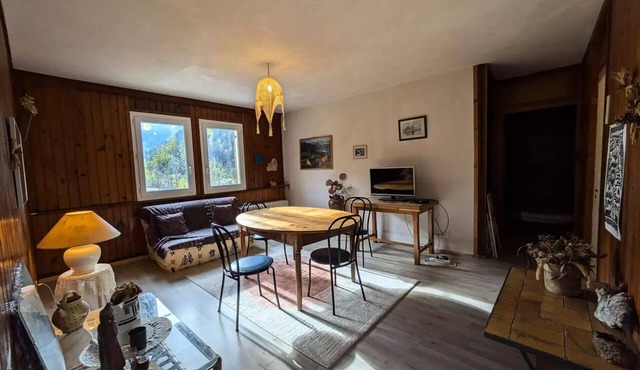 Chalet - Apartment 2 bedrooms – 5 pers. Very nice mountain view. Heart of village