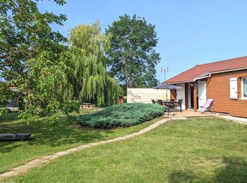 Chalet confortable à Pesmes avec terrasse privative - FR-1-583-477