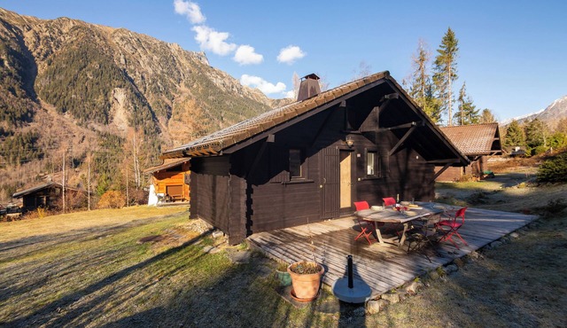 Chalet du Glacier Cosy Alpine style, Sleeps 4, Chamonix, France