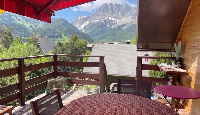 Chalet "Gresse": Mountain View, Private Terrace, and Shared Garden