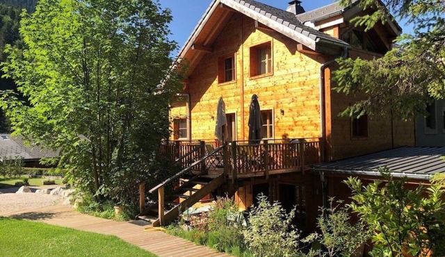 Chalet L'Ecuela, The Old School, Luxury Chalet Rental, near Morzine France
