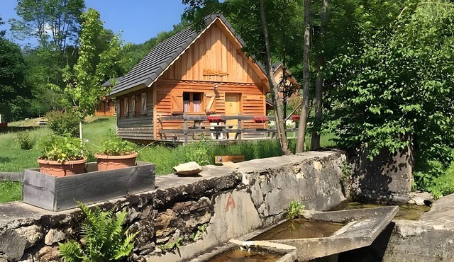 Chalet “La Mésange – Peaceful” with Mountain View, Private Terrace and Wi-Fi