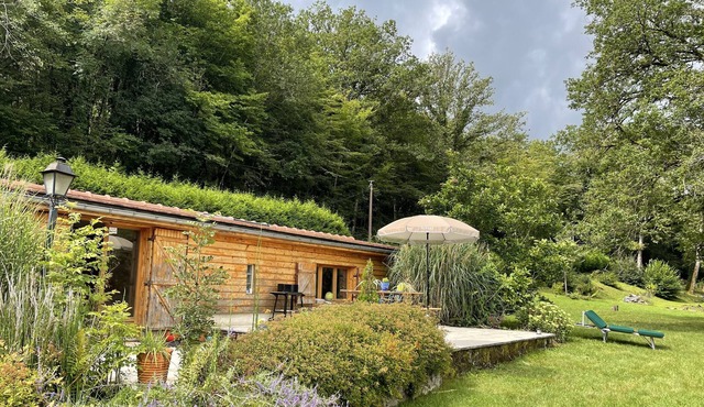 Chalet "LouLoue" on the banks of the Loue