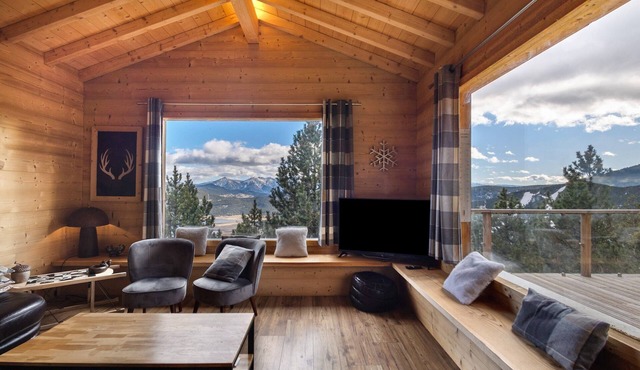 Chalet Sorbiers: 8 bedrooms, splendid view of the lake, private terrace & skiing 150m away