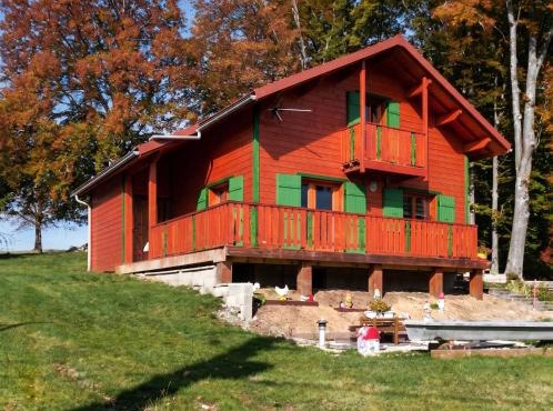 Chalet spacieux avec jardin à La Longeville