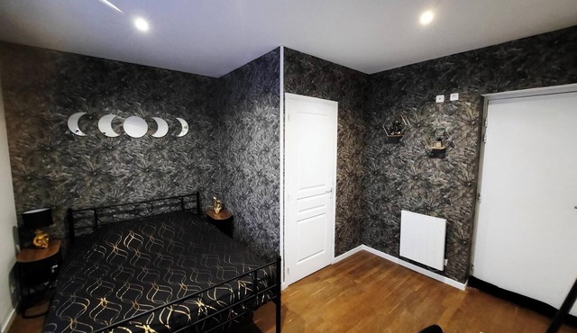 Chambre Économique Avec Salle de Bain Privative 1. Idéale Pour un Séjour Court !