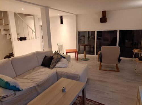 Chambre dans maison paisible
