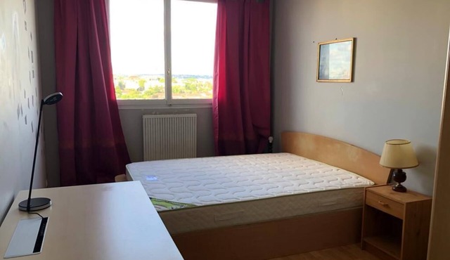 Chambre Meublée Dans Appartement au 11eme Etage Dans Immeuble de 17 Etages