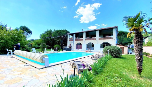Chambre NINA 2/4p, swimming pool, jacuzzi, large enclosed park, trampoline