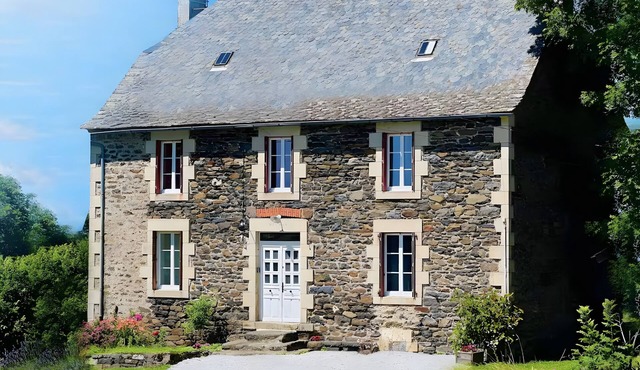 Character House in the Heart of the Cantal Mountains