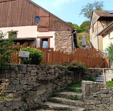 Charmant studio au calme à Murbach vue jardin, parking & Wi-Fi gratuit