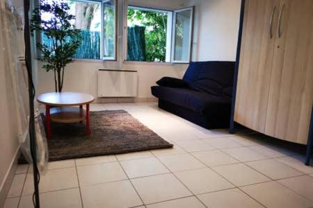 Charmant Studio meublé 30 min Paris, 5 min Evry, proche Aéroport Orly