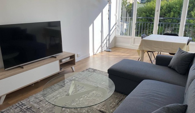 Charmant T4 à 5min de Paris et à Proximité Immédiate des Commerces