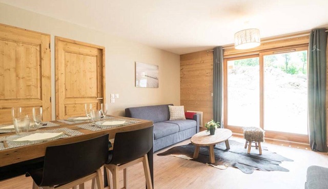 Charmette: 1-bedroom apt with parking, terrace, ski locker