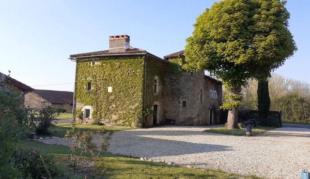 Charming 15th-century Charentais house with Cluniac priory in grounds. in Cherves-Chatelars